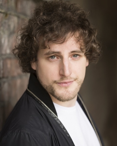 Male Actor  Alex Croft - Stirling Management Actors Agency