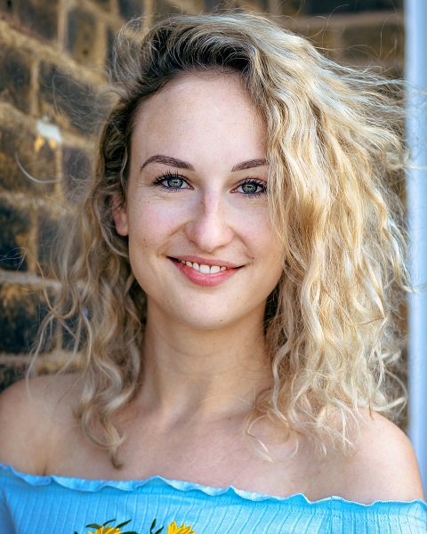 Female Actor Lucy Dale - Stirling Management Actors Agency